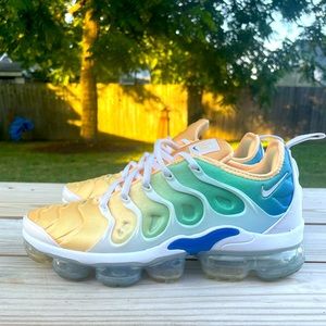 Nike Women’s VaporMax Air Rainbow Size 8.5